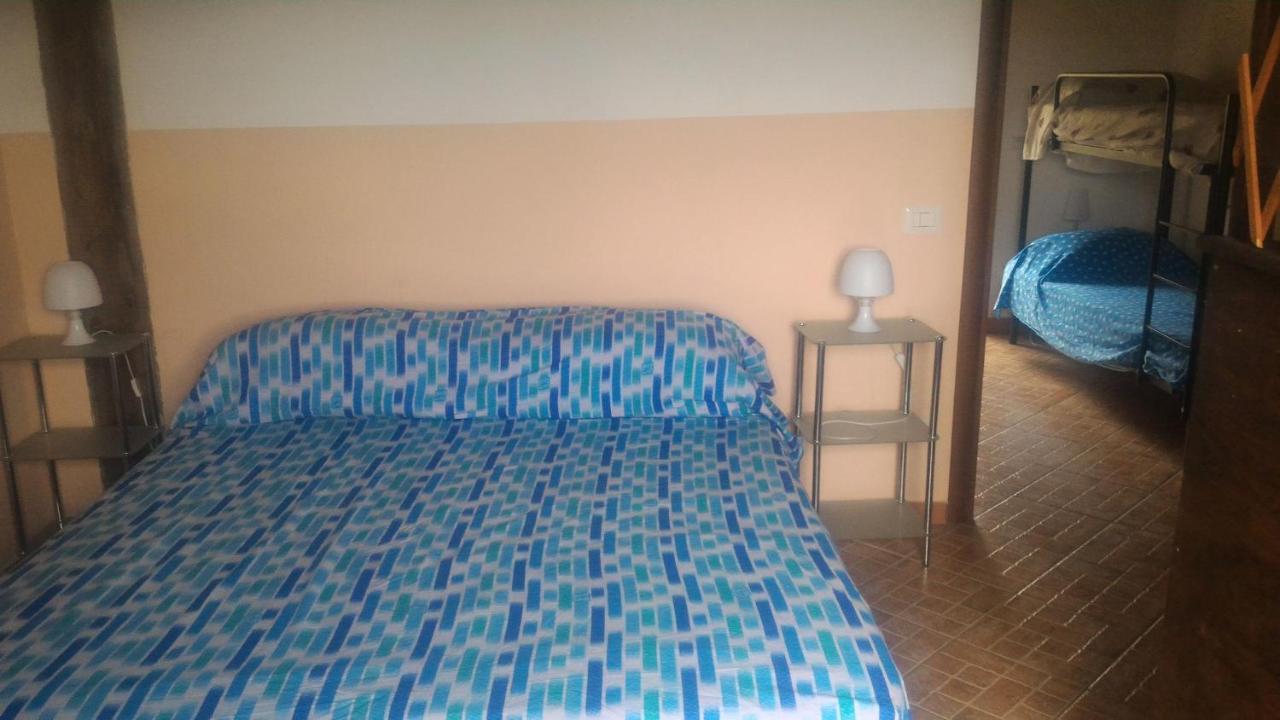 Aparthotel Michelangelo'S House Gioiosa Marea Esterno foto