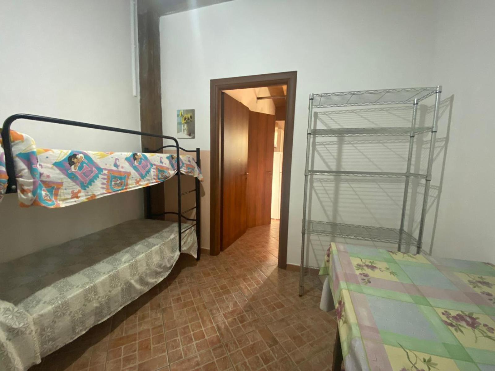Aparthotel Michelangelo'S House Gioiosa Marea Esterno foto