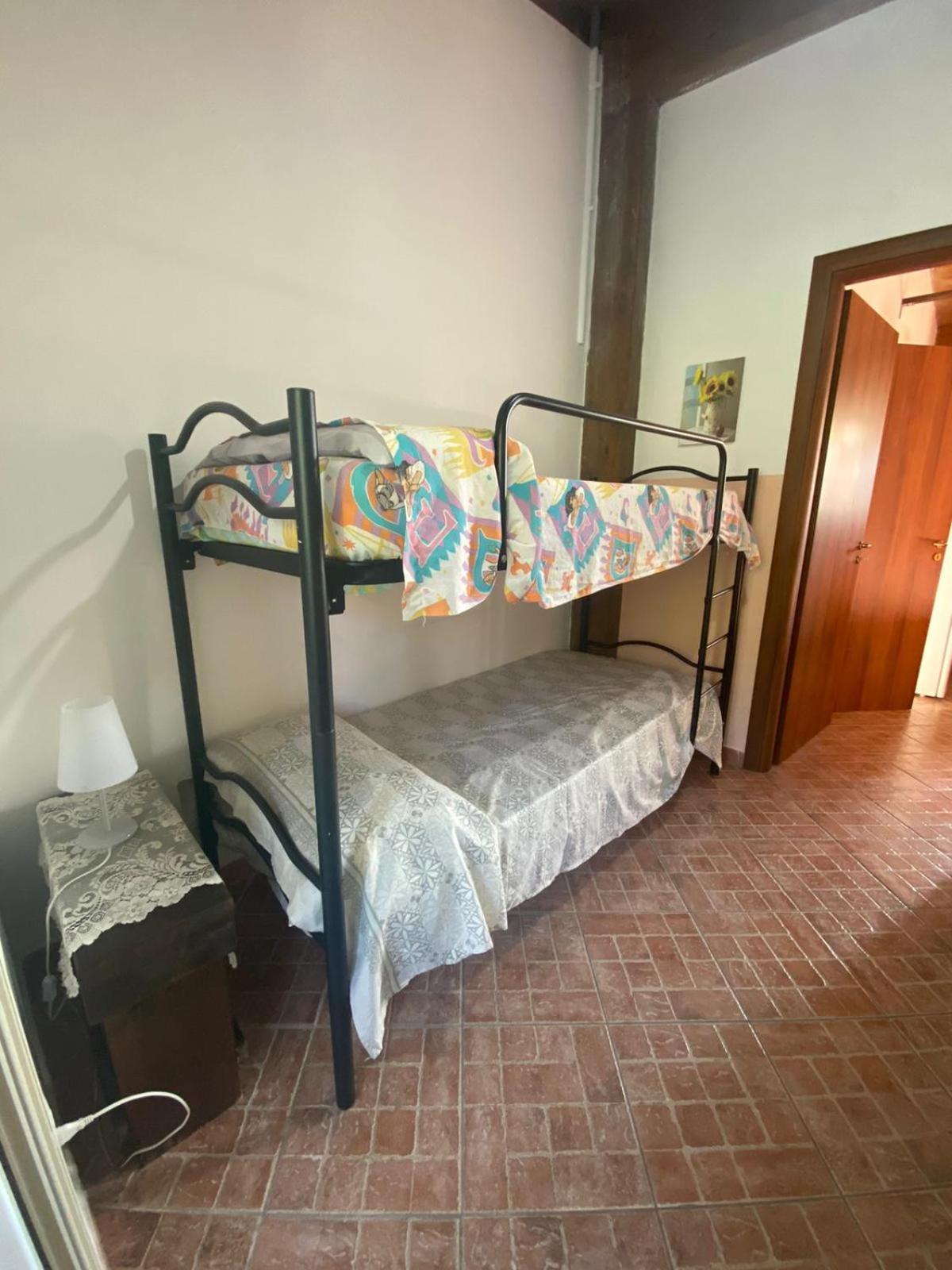 Aparthotel Michelangelo'S House Gioiosa Marea Esterno foto